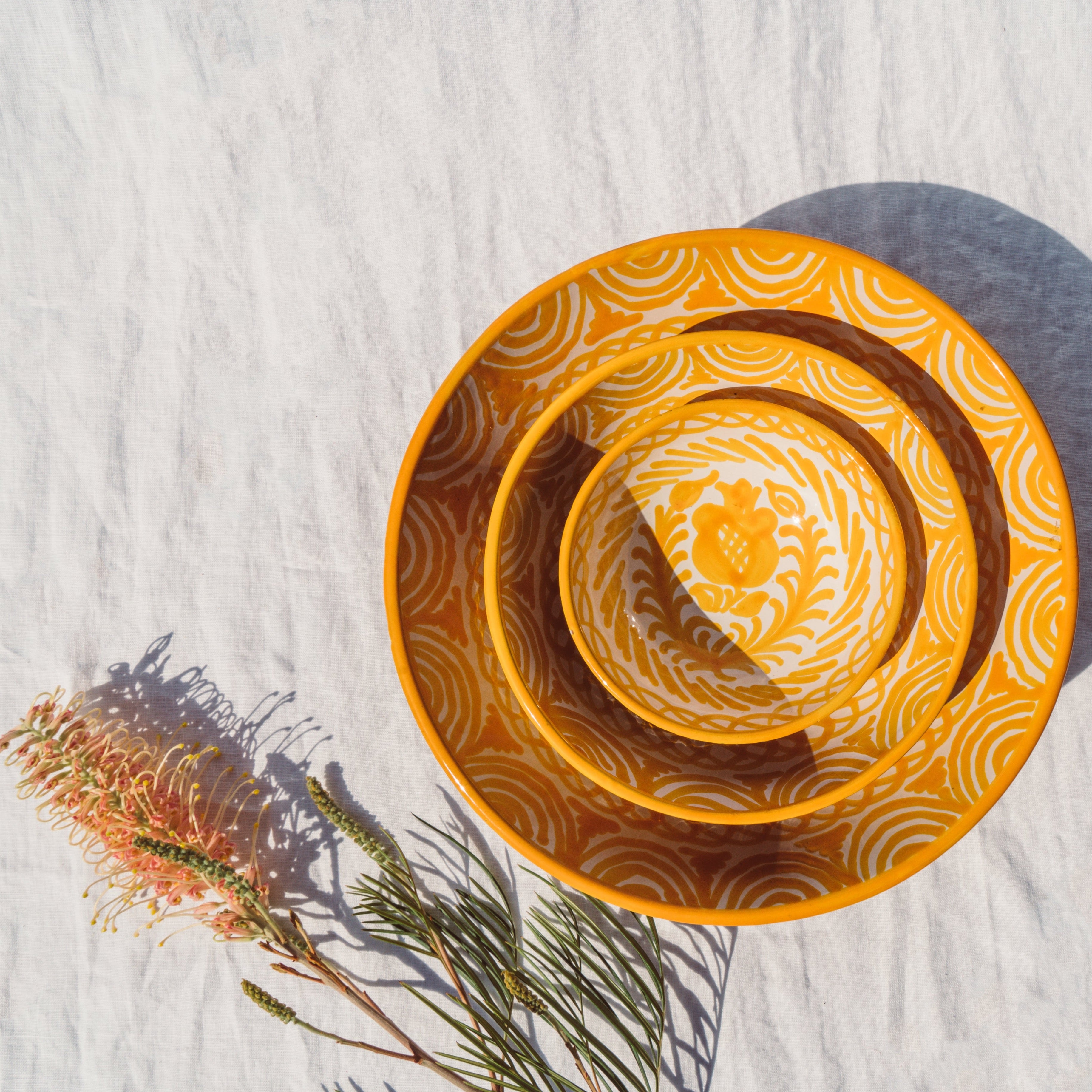 Large bowl with hand painted designs – Pomelo Casa