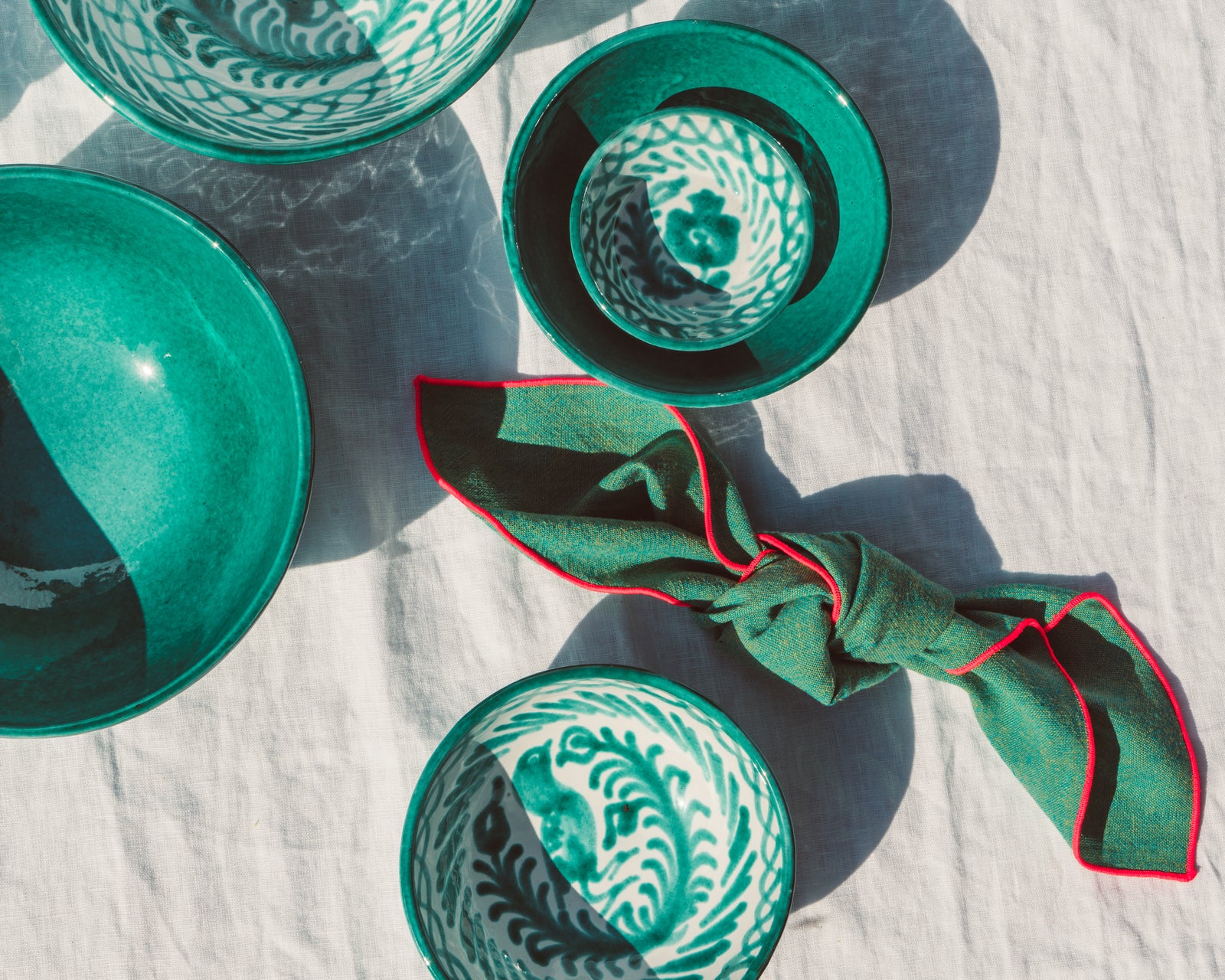 Small bowl with hand painted designs – Pomelo Casa
